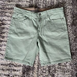 Men's IZOD pistachio shorts